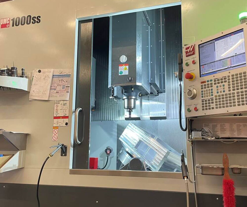 Large-Capacity-Haas-5-Axis-CNC-Machining-Centre-1